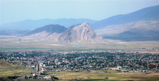 medialibrary/2015/09/Dogubayazit_Ararat.jpg